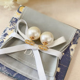 CD Elegant Pearl Ear Stud